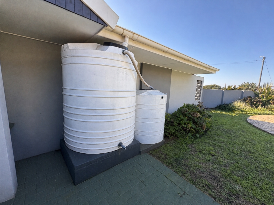 4 Bedroom Property for Sale in Nahoon Beach Eastern Cape